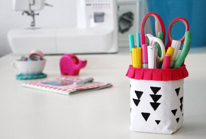 How to Make an Upcycled Pen Holder - Sparkles of Sunshine